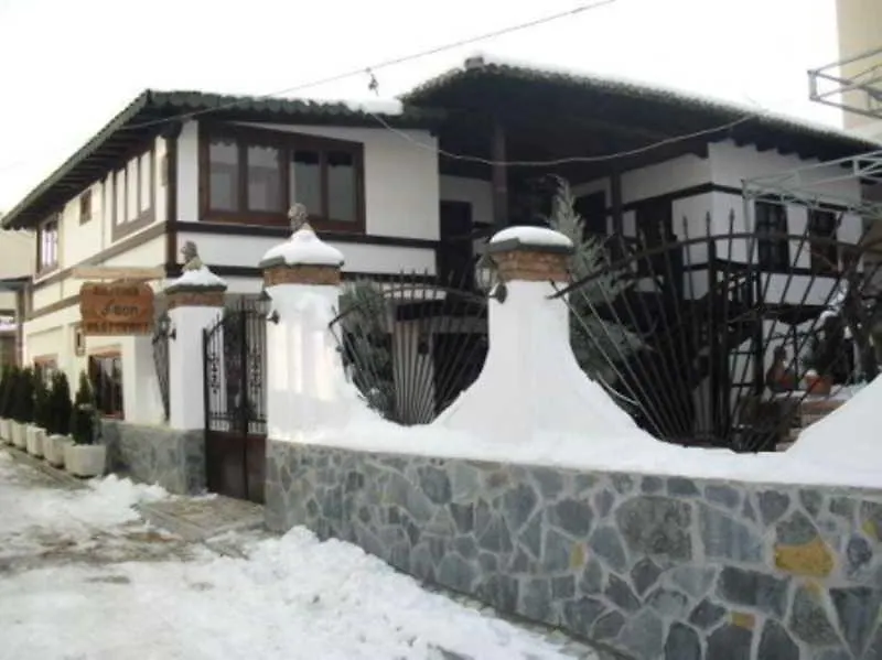Guest House Bujtina Leon Korce